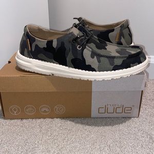 Brand new Hey dude shoes size 9